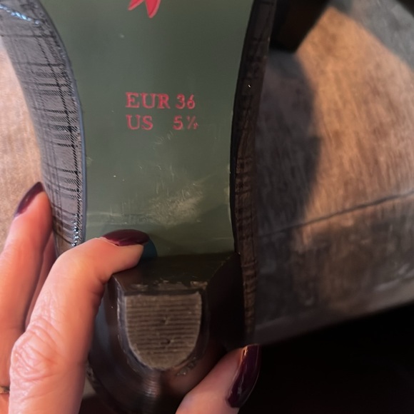 Adorable Made in London Poetic License 5 1/2 lace up shoes - Picture 3 of 8